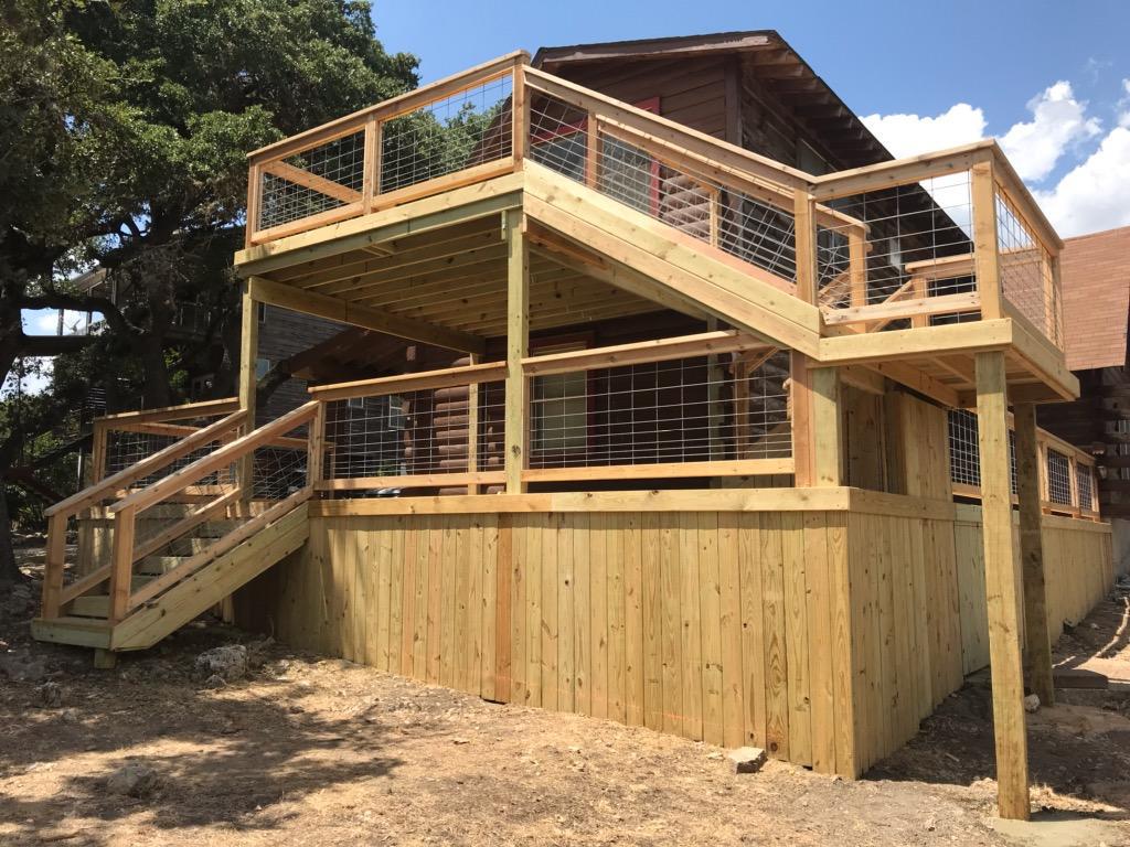 Cable, Metal or Wood Deck Railing?
